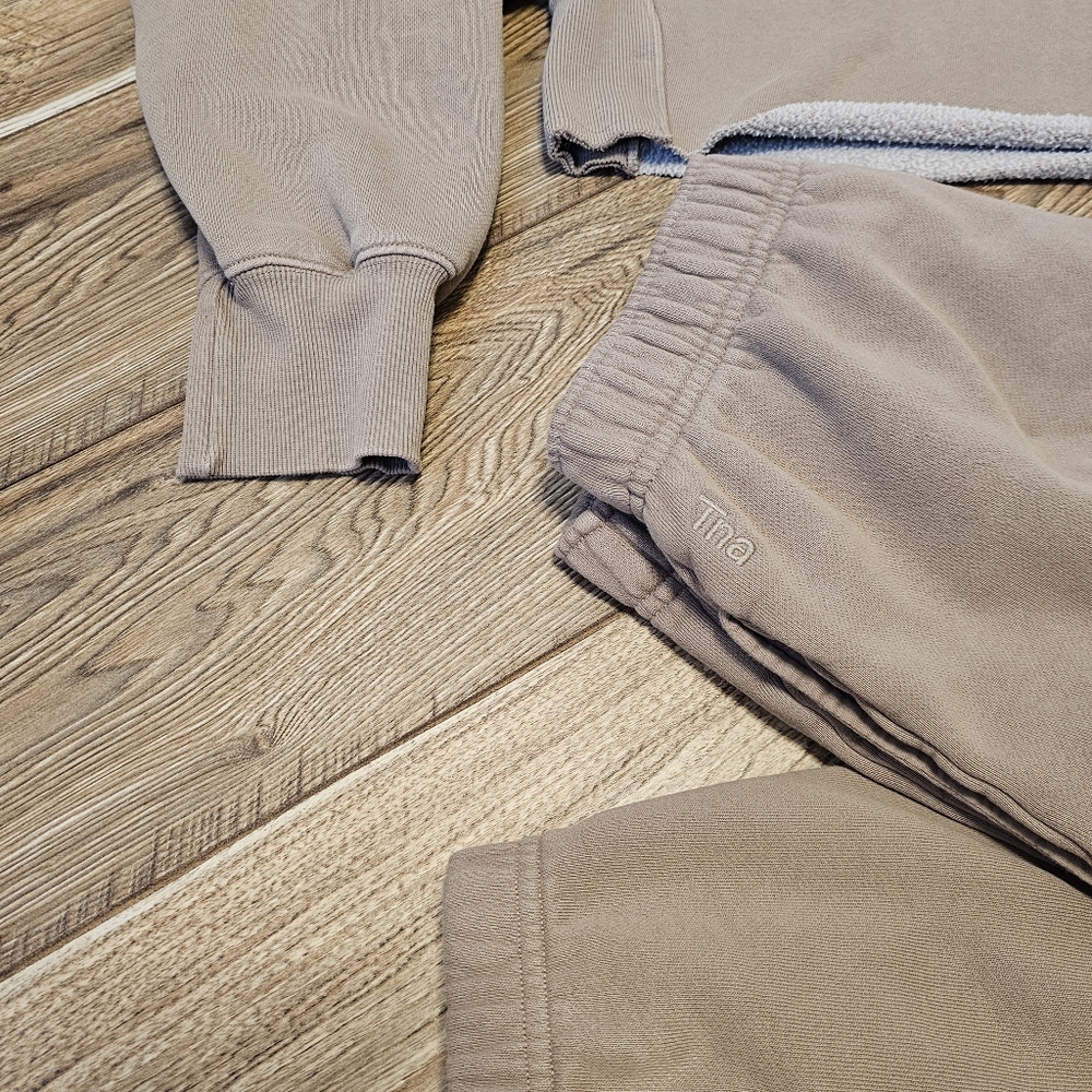 TNA Cozy AF fleece sweatpants sweater brown medium Aritzia sweatsuit sweats top - Picture 2 of 4